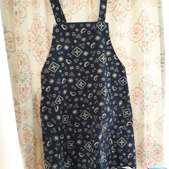 Blue Bandana print Cross Back Apron - Picture 4 of 4